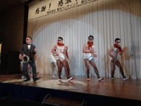 オープニングはタンバンリン芸